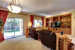 Photo #6: 2105755 Listing