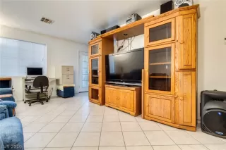 Photo #2: 2105758 Listing