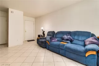 Photo #3: 2105758 Listing