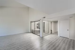 Photo #2: 2105768 Listing