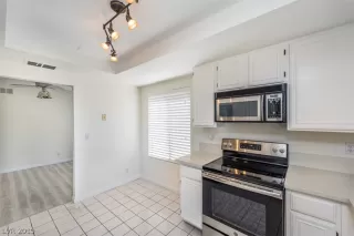 Photo #6: 2105768 Listing