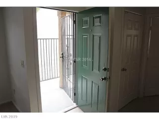 Photo #5: 2105792 Listing 