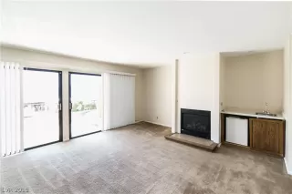 Photo #3: 2105816 Listing