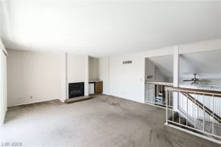 Photo #4: 2105816 Listing