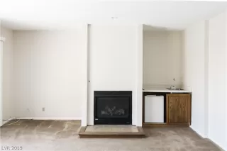 Photo #5: 2105816 Listing