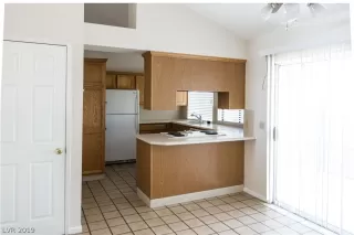 Photo #6: 2105816 Listing