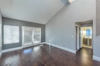 Photo #2: 2105842 Listing 