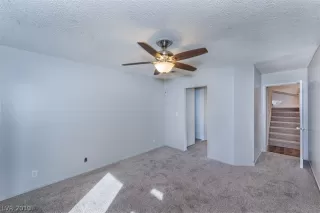 Photo #5: 2105842 Listing 