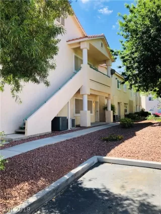 Photo #3: 2105875 Listing