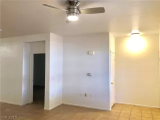 Photo #6: 2105875 Listing