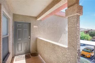 Photo #1: 2105893 Listing