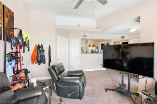 Photo #2: 2105893 Listing