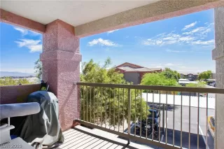 Photo #4: 2105893 Listing