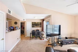 Photo #5: 2105893 Listing