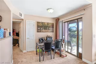 Photo #6: 2105893 Listing