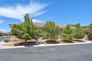 Photo #1: 2105913 Listing