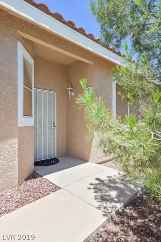 Photo #2: 2105913 Listing