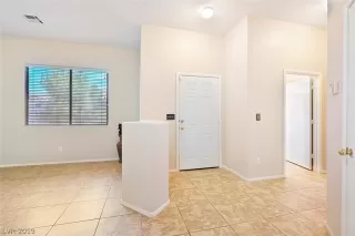 Photo #3: 2105913 Listing