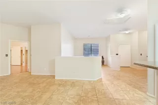 Photo #4: 2105913 Listing