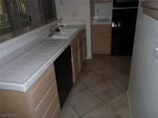 Photo #1: 2105940 Listing