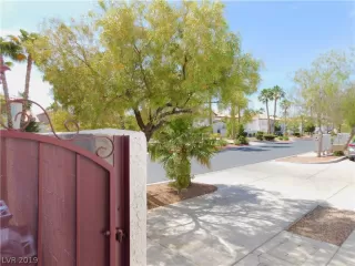 Photo #3: 2105947 Listing