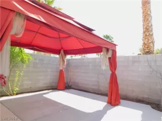 Photo #4: 2105947 Listing