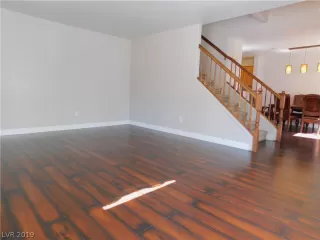 Photo #5: 2105947 Listing