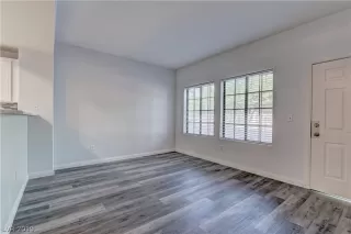 Photo #5: 2105992 Listing 