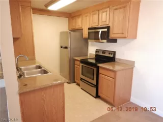Photo #6: 2106008 Listing