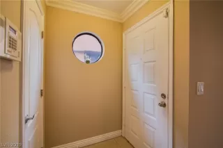 Photo #3: 2106024 Listing