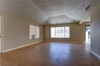 Photo #3: 2106026 Listing 