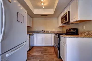 Photo #5: 2106026 Listing 