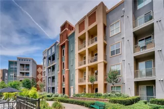 Photo #1: 2106037 Listing