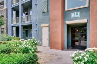 Photo #2: 2106037 Listing