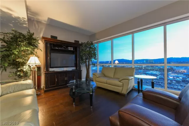 MLS: 2106043 Condo For Sale