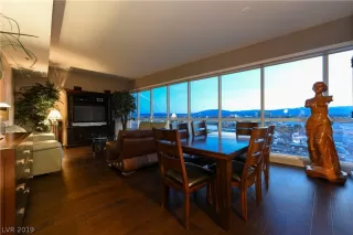 Photo #2: 2106043 Listing 