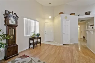 Photo #3: 2106057 Listing