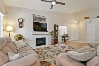 Photo #5: 2106057 Listing