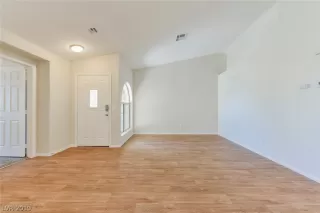 Photo #4: 2106063 Listing 