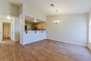 Photo #6: 2106063 Listing 