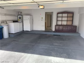 Photo #6: 2106105 Listing 