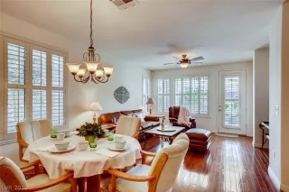 Photo #3: 2106106 Listing