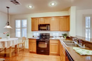 Photo #4: 2106106 Listing