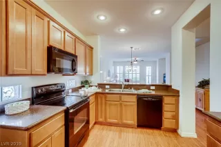 Photo #5: 2106106 Listing