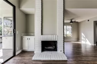 Photo #3: 2106135 Listing 