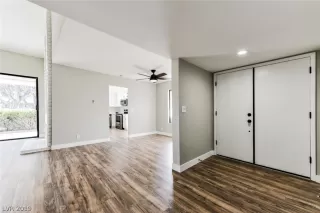 Photo #4: 2106135 Listing 