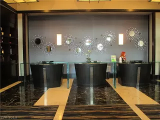 Photo #2: 2106199 Listing