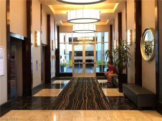 Photo #3: 2106199 Listing