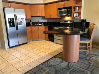 Photo #4: 2106199 Listing