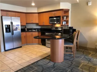 Photo #5: 2106199 Listing